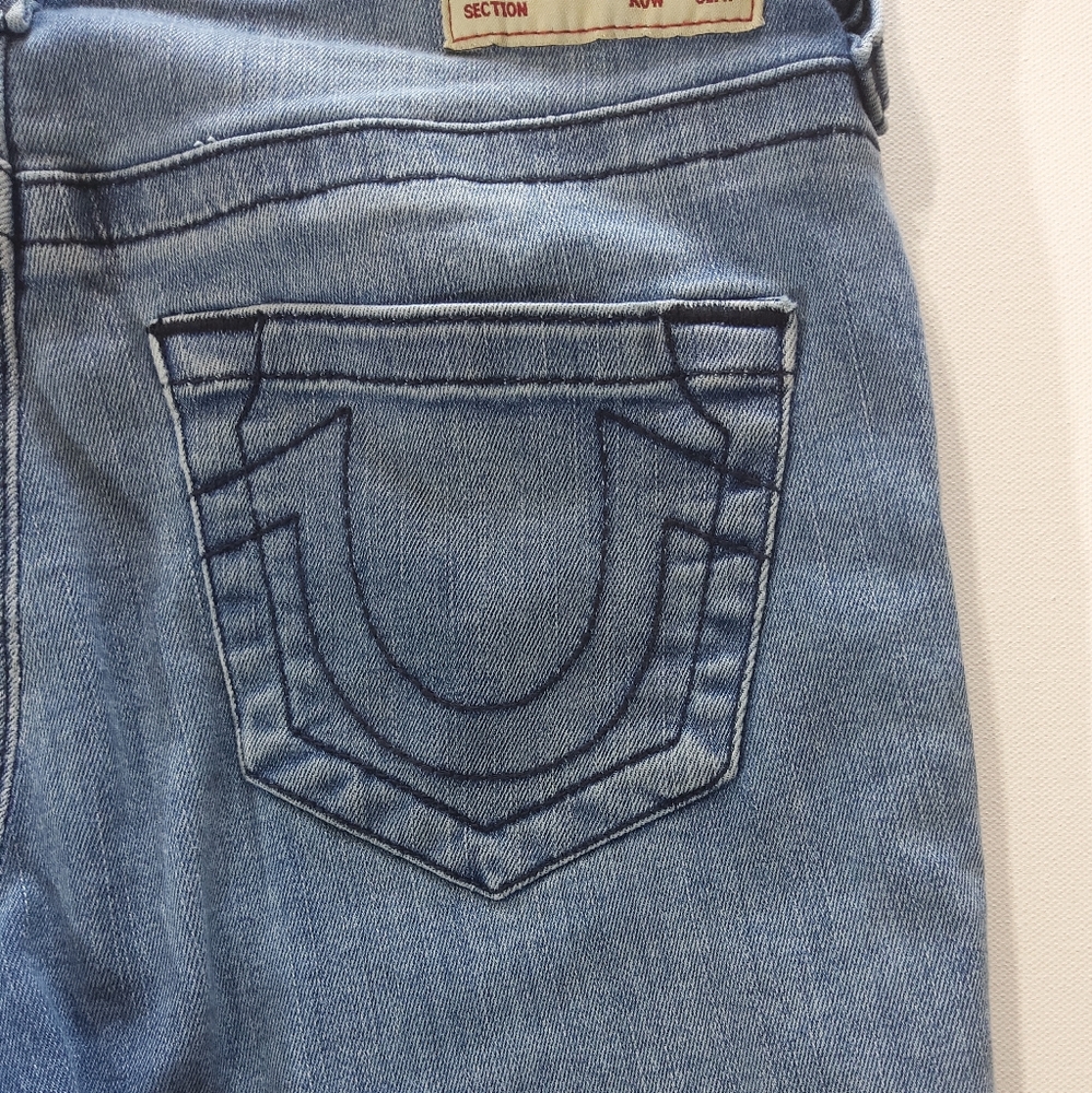 True Religion Jean Shorts Womens Size 27 Riley Knee Length Blue Denim Jorts - Picture 5 of 7